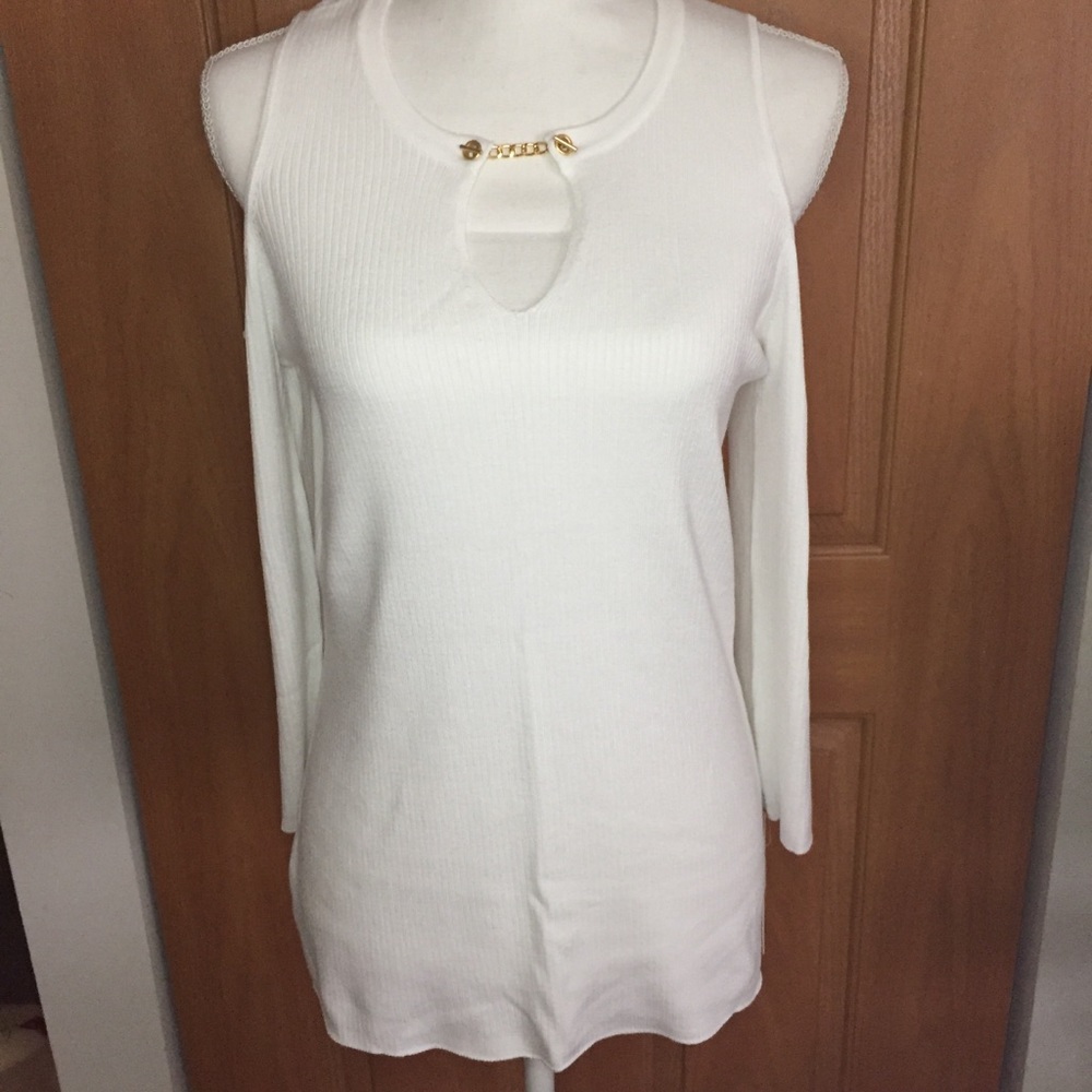 Women’s Ellen Tracy cold shoulder sweater sz med